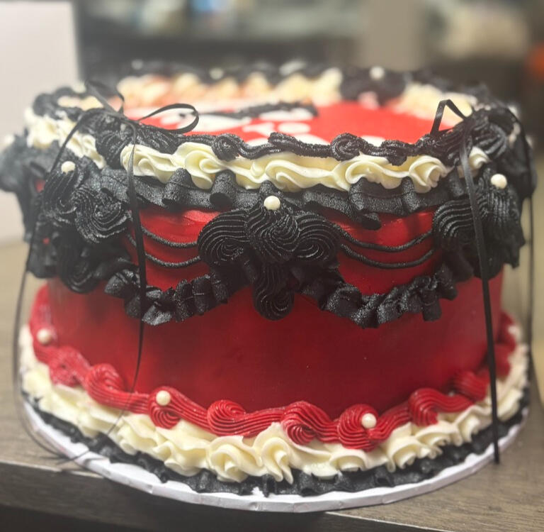 by Julia's Cake Shop CT